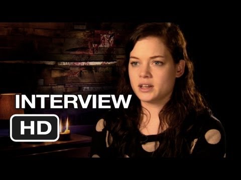 Evil Dead Interview - Jane Levy (2013) - Horror Movie HD - UCkR0GY0ue02aMyM-oxwgg9g