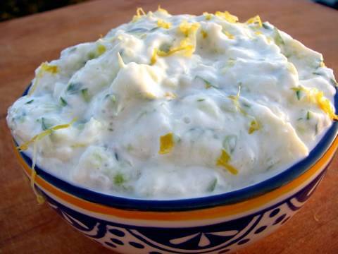 How-To Make Tzaziki - UCj0V0aG4LcdHmdPJ7aTtSCQ