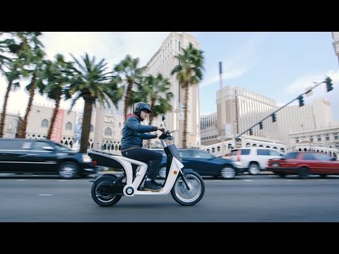 Mahindra's all-electric scooter, the Genze 2.0 — CES 2016 - UCddiUEpeqJcYeBxX1IVBKvQ