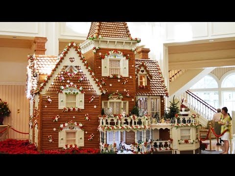 Disney's Grand Floridian Resort Gingerbread House - Final Dusting of "Snow" 2013 - Walt Disney World - UCe-gHr2O_LP7t0YJYHZQZlg