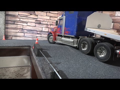 Радиоуправляемый грузовик и экскаватор ... Tamiya RC Truck and excavator 1550 - UCX2-frpuBe3e99K7lDQxT7Q