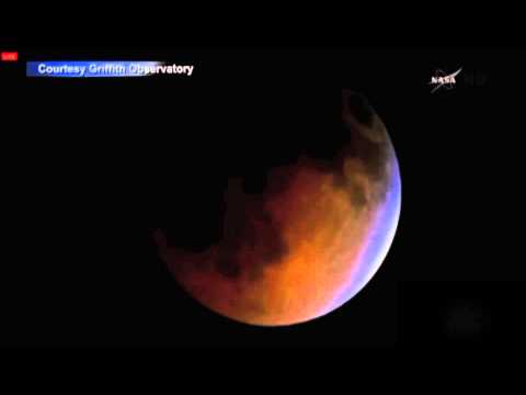 Moon Turns Blood Red - Lunar Eclipse Time-Lapse Video - UCVTomc35agH1SM6kCKzwW_g