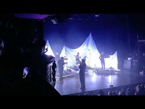 Artemas- tattoos - live le trianon à Paris 14/09/24