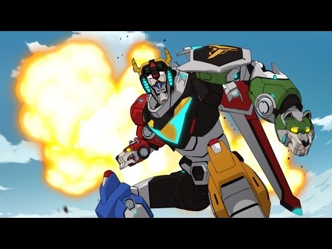 Voltron Creators on Why They Went for That Big Twist - Comic Con 2016 - UCKy1dAqELo0zrOtPkf0eTMw