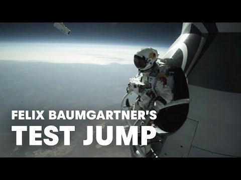 Felix Baumgartner's Test Jump - Red Bull Stratos - UCblfuW_4rakIf2h6aqANefA