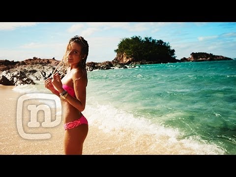 Life Of A Surfer Girl: Alana Blanchard On Modeling, Her Fans & Surfing Goals Ep. 303 - UCsert8exifX1uUnqaoY3dqA