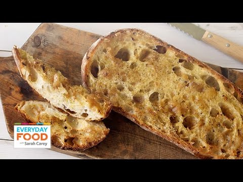 Roasted Garlic Bread - Everyday Food with Sarah Carey - UCl0kP-Cfe-GGic7Ilnk-u_Q