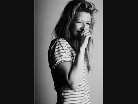 Ellie Goulding - Under The Sheets