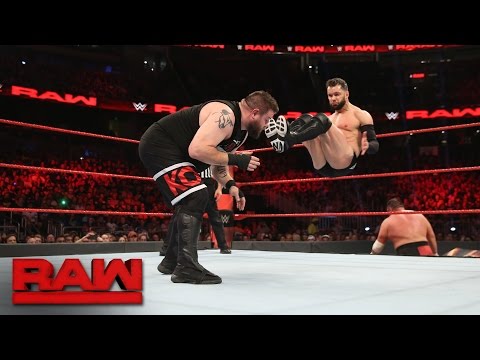 Seth Rollins & Finn Balor vs. Kevin Owens & Samoa Joe: Raw, April 3, 2017 - UCJ5v_MCY6GNUBTO8-D3XoAg