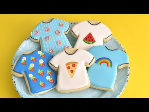 CREATIVE T-SHIRT COOKIES WITH ROYAL ICING