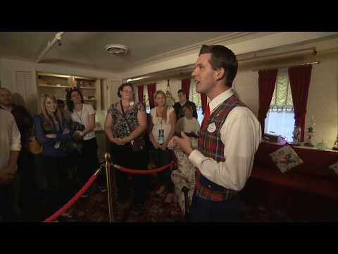 VIP tour of Walt Disney's apartment at Disneyland - above the fire station - UCFpI4b_m-449cePVasc2_8g