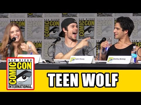 Teen Wolf Comic Con 2015 Panel - Tyler Posey, Dylan O'Brien, Holland Roden, Shelley Hennig - UCS5C4dC1Vc3EzgeDO-Wu3Mg