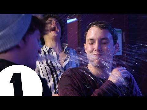 The Vamps 4 Vs 1 Innuendo Bingo - UC-FQUIVQ-bZiefzBiQAa8Fw