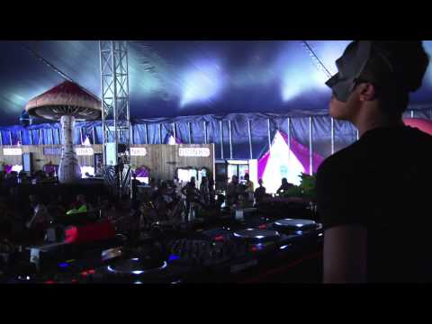 TomorrowWorld 2013 - Sandro Silva - UCsN8M73DMWa8SPp5o_0IAQQ