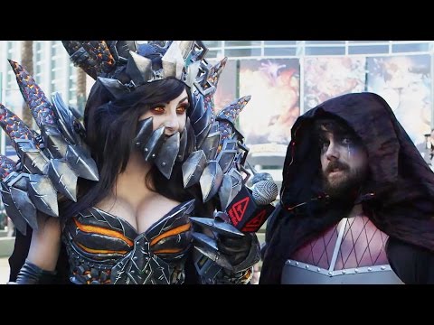 Jessica Nigri Interviews Weird Gamer Guy and Other Fans at Blizzcon 2016! - UCTAgbu2l6_rBKdbTvEodEDw