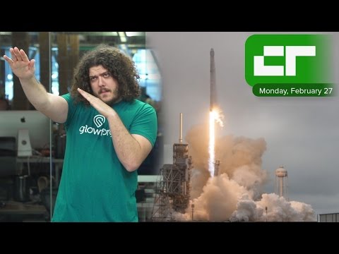 SpaceX Is Flying Two People Around the Moon | Crunch Report - UCCjyq_K1Xwfg8Lndy7lKMpA