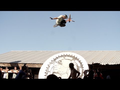 Hanging Foul w/ Corey Bohan - BMX Dirt at Texas Toast - Ep. 9 - UCblfuW_4rakIf2h6aqANefA