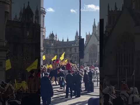 Republic protesters booed King Charles procession before the king's speech