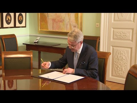 Finnish Foreign Minister signs NATO application letter | AFP