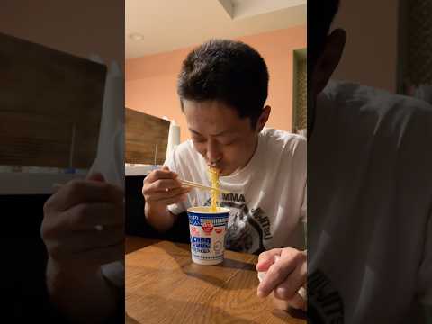 初めてラーメン食べた？🍜😂