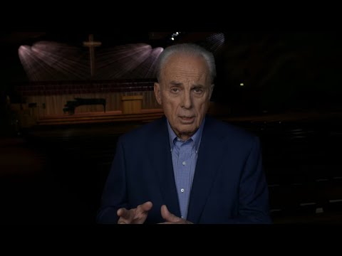 John MacArthur on the Evangelical Attraction to the Catholic Church