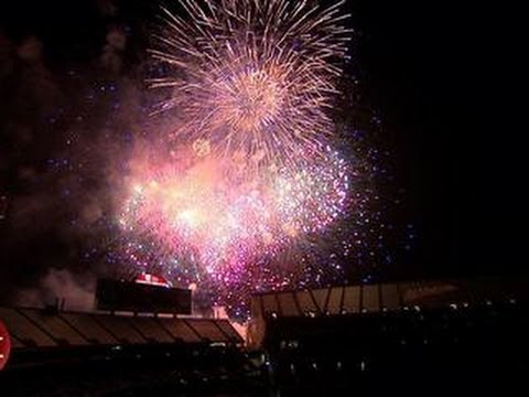 CNET News - Behind the scenes of a fireworks spectacular - UCOmcA3f_RrH6b9NmcNa4tdg