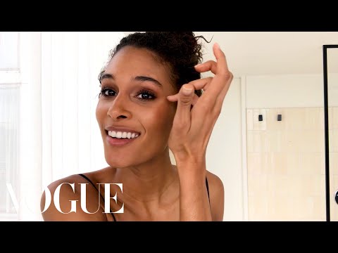 French Supermodel Cindy Bruna's Guide to the Parisian Smoky Eye | Beauty Secrets | Vogue - UCRXiA3h1no_PFkb1JCP0yMA