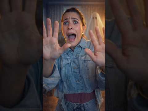 ALGO EXTRAÑO PASA EN CASA  #youtubeshorts #viralshorts #like #funny #shortvideo