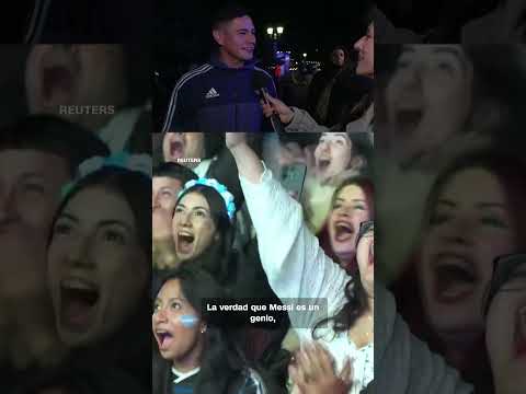 Hinchas argentinos celebran victoria sobre Argelia