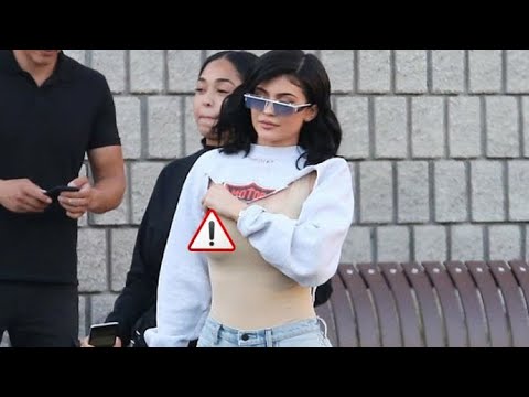 Kylie Nipple Slip