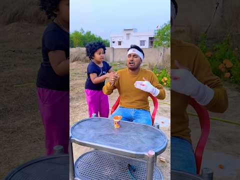 The little girl always helps her father ❤️🙏 #shorts #viral #trending #papa