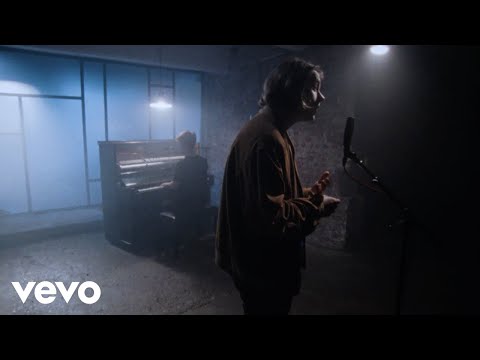 Lewis Capaldi - Bruises (Live) - UCp-IaqOaxH7OLYFb9FEHK2A