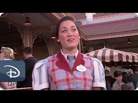 Every Role a Starring Role - Disneyland Resort Cast Costuming - UC1xwwLwm6WSMbUn_Tp597hQ