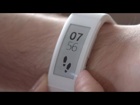 Sony's SmartBand Talk is an e-ink fitness tracker (hands-on) - UCOmcA3f_RrH6b9NmcNa4tdg