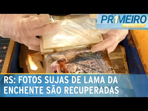 Fotógrafo recupera imagens destruídas pela lama de enchentes no RS | Primeiro Impacto (04/06/24)