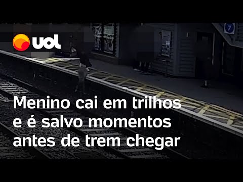 Menino de 3 anos cai em trilhos e é salvo momentos antes da chegada de trem na Inglaterra; vídeo