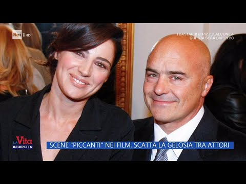 Scene "piccanti" nei film, scatta la gelosia tra attori - La Vita in diretta - 30/10/2023