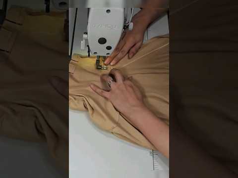 Tightening a loose T-shirt #T-SHIRT #sew #fashion #reused #diyfashion #sewingtips #diy #upcycling