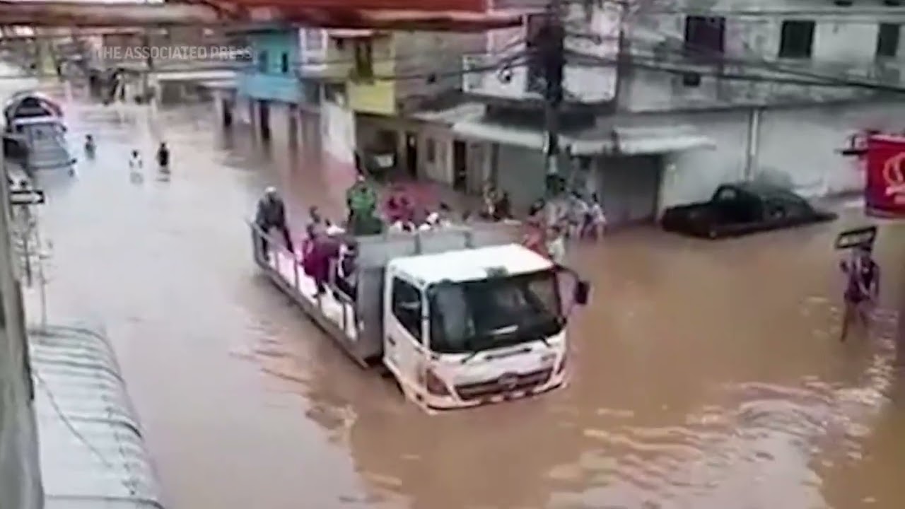 Flooding causes chaos in Ecuador