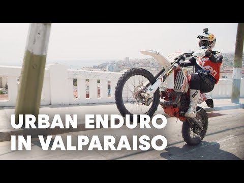 Riding Up An Urban MTB Downhill Course | Red Bull Valparaiso Cerro Abajo - UCblfuW_4rakIf2h6aqANefA