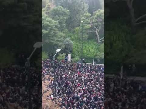 Οι πρώτες εικόνες από τα επεισόδια στην πλατεία Συντάγματος @cnngreece