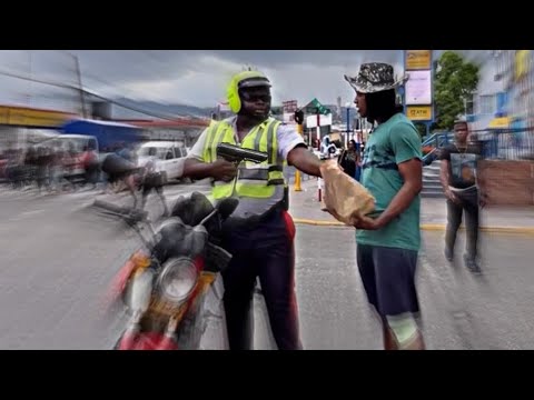 Selling Crack/Coke To Jamaicans👀 and the police 👮‍♂️👮‍♀️ Almost Arrested