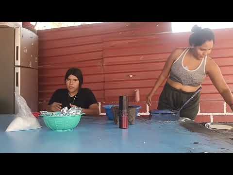 Hoy me levante tarde 😂 /Juanito ❤️me ayudo a limpiar /Esto almorzamos 😋 /Ella despide el video 👍 