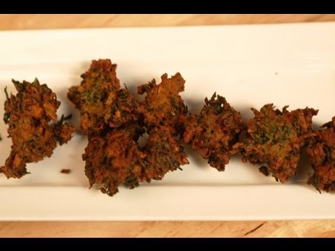 Methi aur Pyaaz ki Pakode (Fenugreek and Onion Pakodas) - UCmoX4QULJ9MB00xW4coMiOw