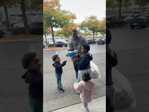 Mom says no and dad says yes to worlds biggest lollipop #shorts