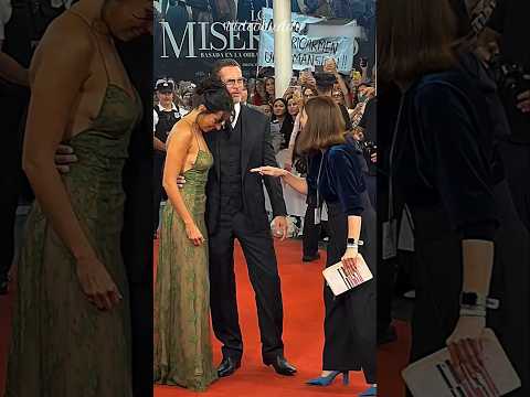 Brad Pitt &amp; Ines De Ramon Walked Gracefuly Into The <strong>Camera</strong> Lights On <strong>Red</strong> Carpet