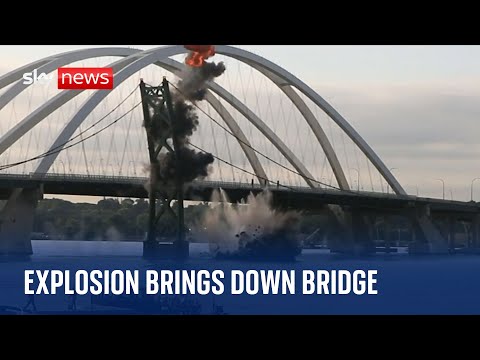 Iowa: Moment controlled explosion brings down remain of old I-74 bridge
