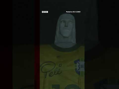 Christ the Redeemer was lit up to mark the first anniversary of Pele’s death. #Shorts #BBCNews