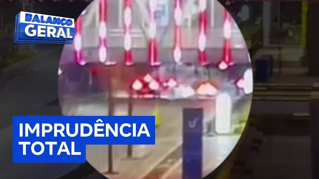 Porsche em racha causa acidente em Porto Alegre