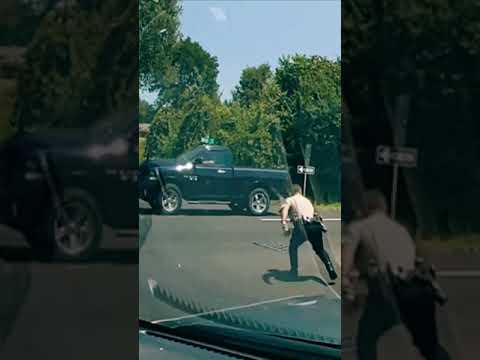 Officer ends high-speed chase with spike strip